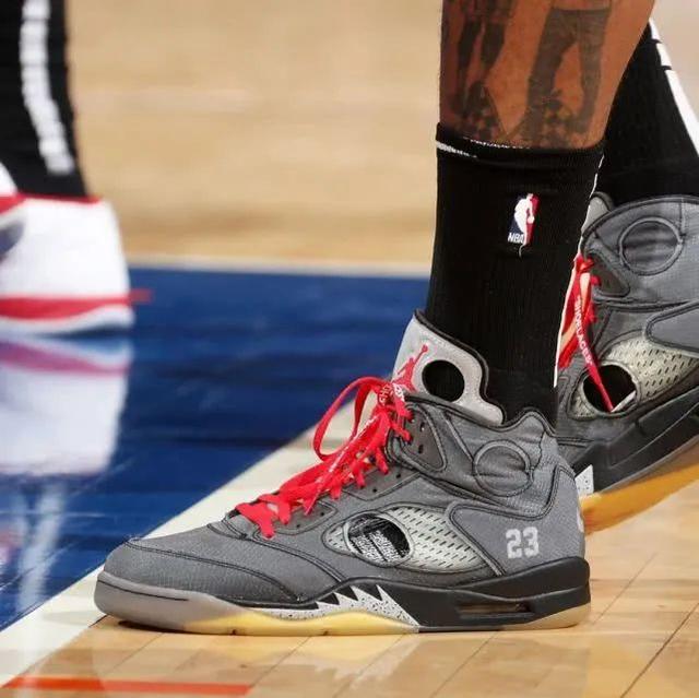 美记：勇士与浓眉的传闻毫无根据，勇士没有联系过达拉斯（美媒记者：勇士与浓眉传闻子虚乌有，球队从未联系达拉斯）